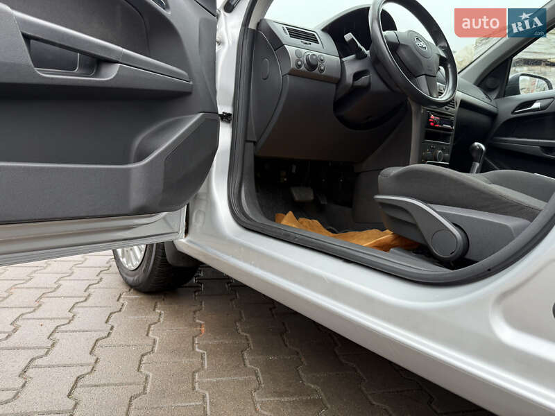 Хетчбек Opel Astra 2004 в Вінниці