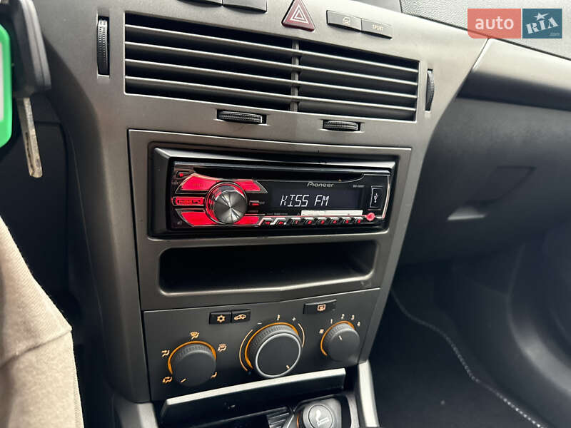 Хетчбек Opel Astra 2004 в Вінниці