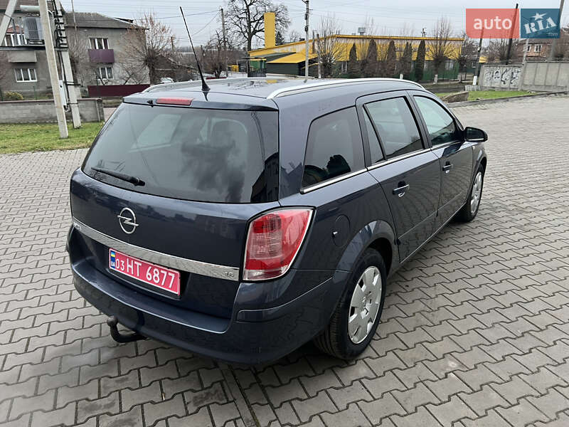 Універсал Opel Astra 2008 в Луцьку