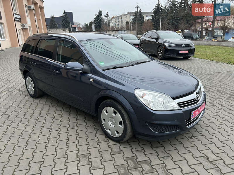 Універсал Opel Astra 2008 в Луцьку