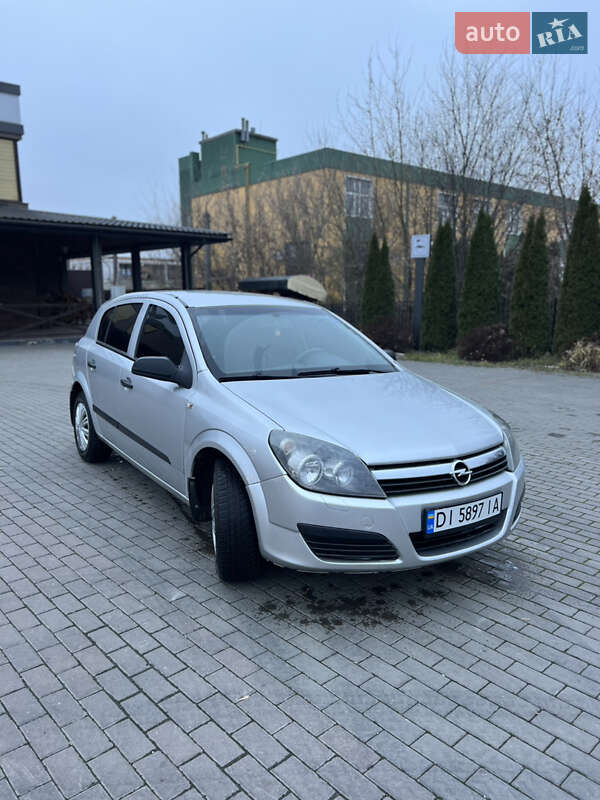 Хэтчбек Opel Astra 2006 в Ровно