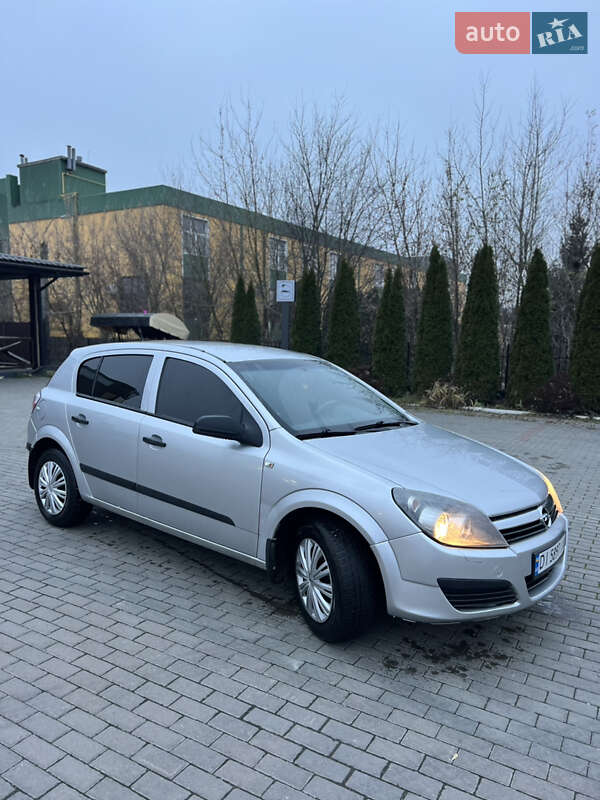Хэтчбек Opel Astra 2006 в Ровно