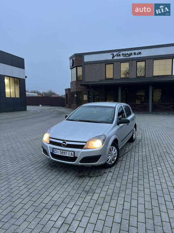 Хэтчбек Opel Astra 2006 в Ровно