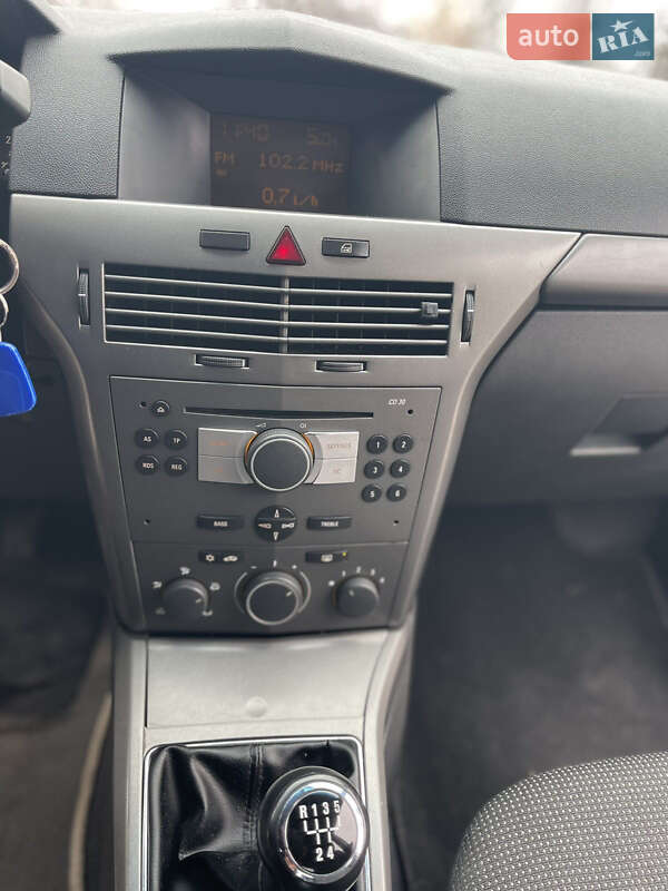 Хэтчбек Opel Astra 2006 в Ровно