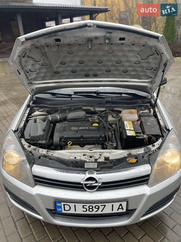Хэтчбек Opel Astra 2006 в Ровно