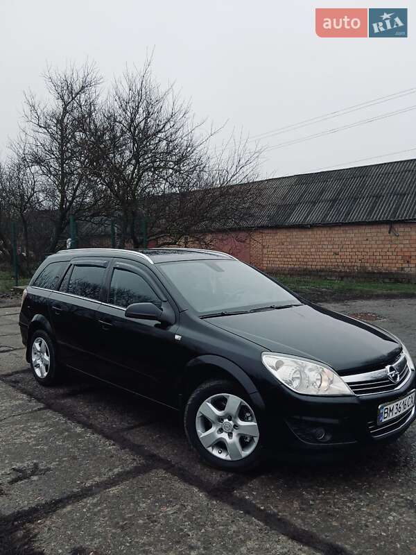 Универсал Opel Astra 2008 в Ромнах