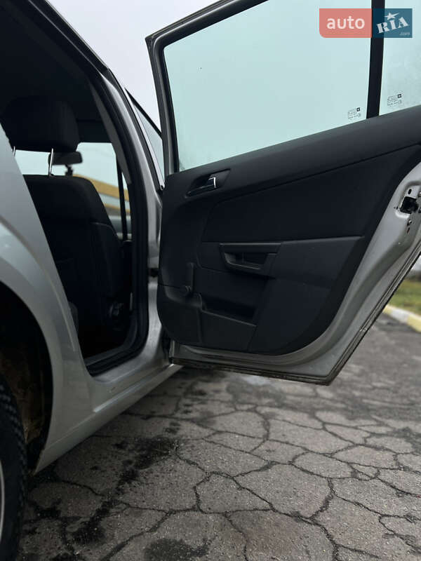 Универсал Opel Astra 2008 в Полтаве фото 12 Универсал Opel Astra 2008 в Полтаве