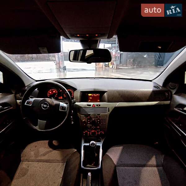 Хетчбек Opel Astra 2009 в Ужгороді