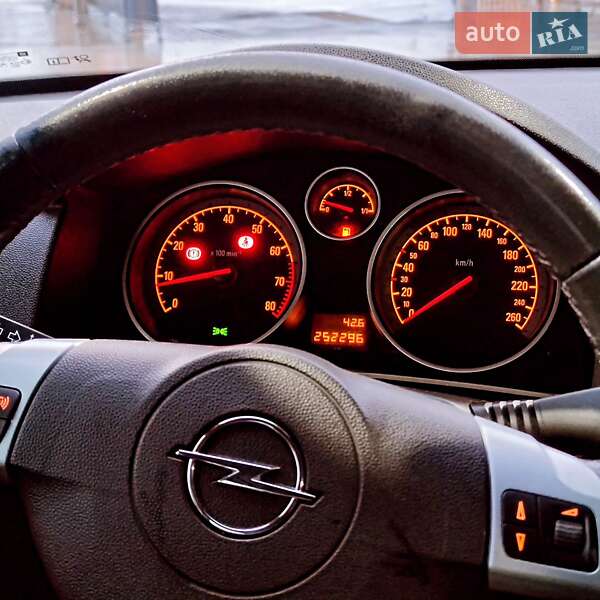 Хетчбек Opel Astra 2009 в Ужгороді