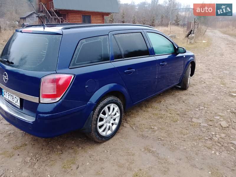 Універсал Opel Astra 2006 в Надвірній