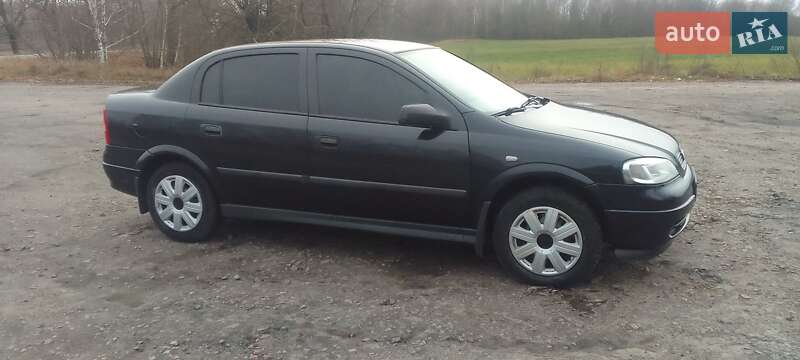 Седан Opel Astra 2006 в Корюківці