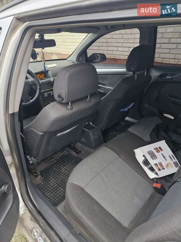 Универсал Opel Astra 2004 в Маневичах