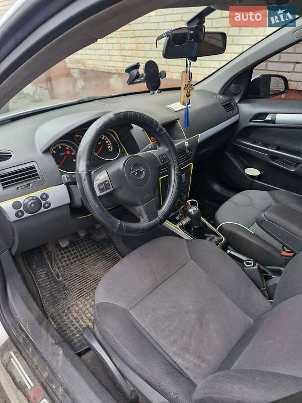 Универсал Opel Astra 2004 в Маневичах