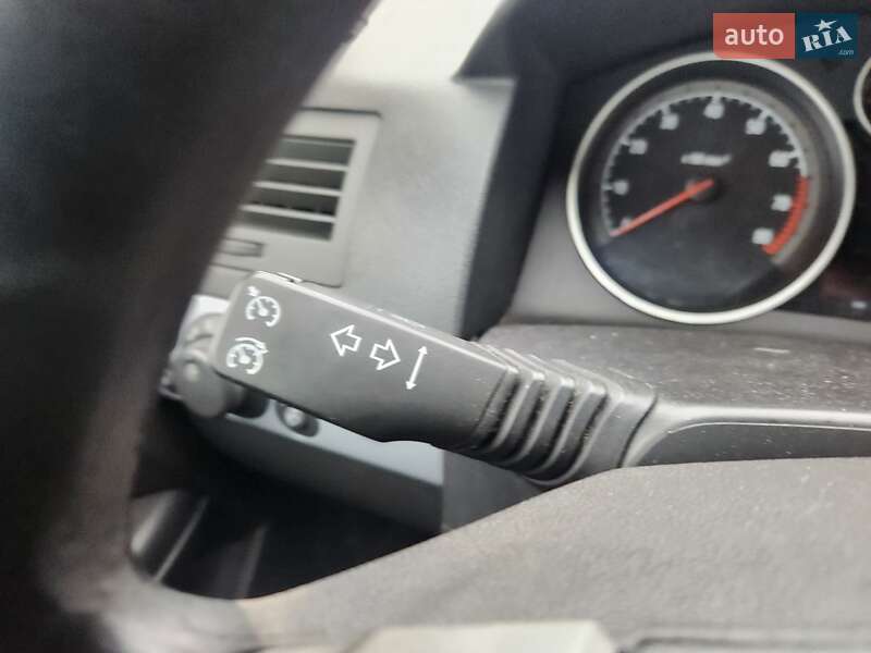 Универсал Opel Astra 2006 в Полтаве