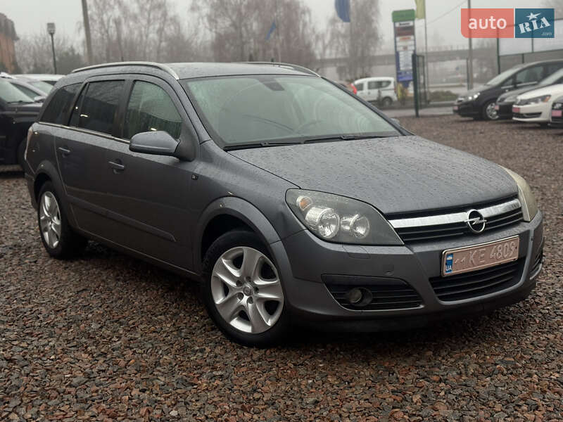 Універсал Opel Astra 2006 в Лубнах