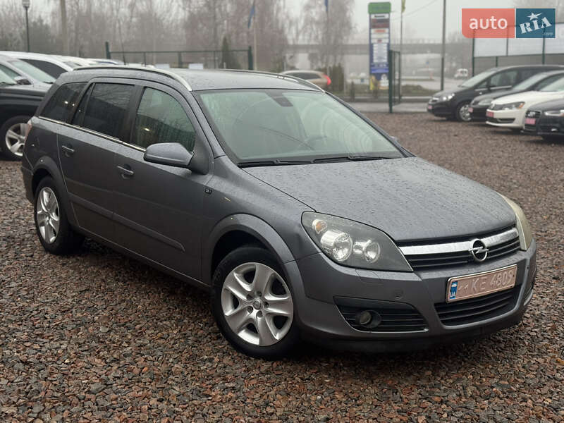 Універсал Opel Astra 2006 в Лубнах