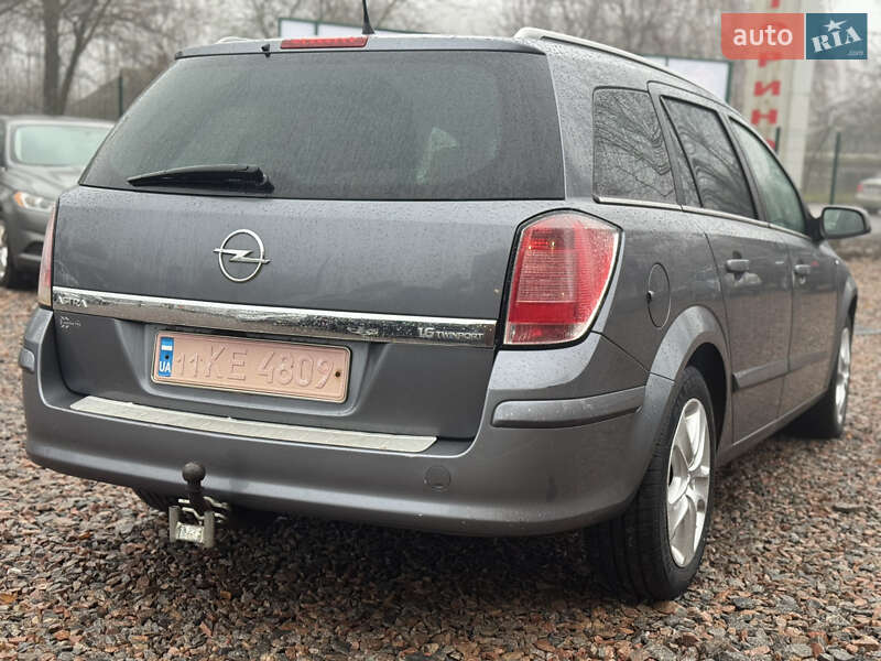 Універсал Opel Astra 2006 в Лубнах