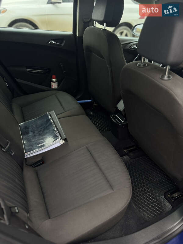 Универсал Opel Astra 2011 в Тернополе