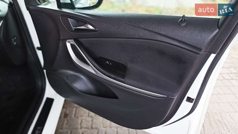 Универсал Opel Astra 2017 в Ахтырке