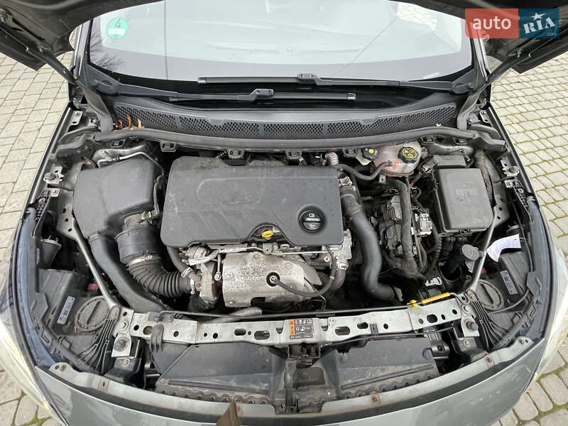 Універсал Opel Astra 2017 в Львові