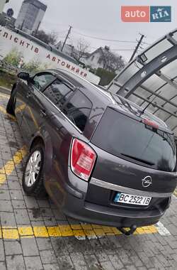 Универсал Opel Astra 2010 в Львове