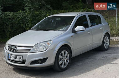 Хэтчбек Opel Astra 2011 в Тернополе
