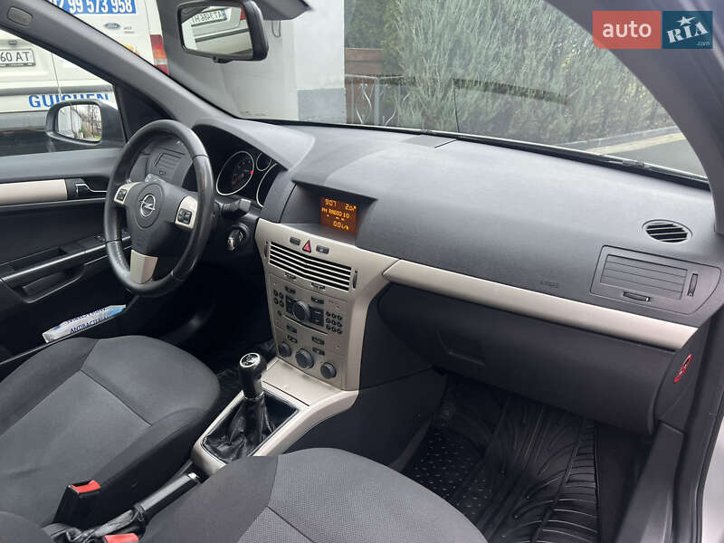 Універсал Opel Astra 2007 в Івано-Франківську