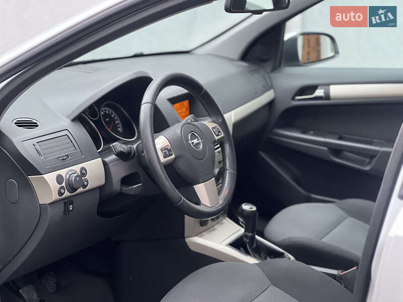 Універсал Opel Astra 2007 в Івано-Франківську