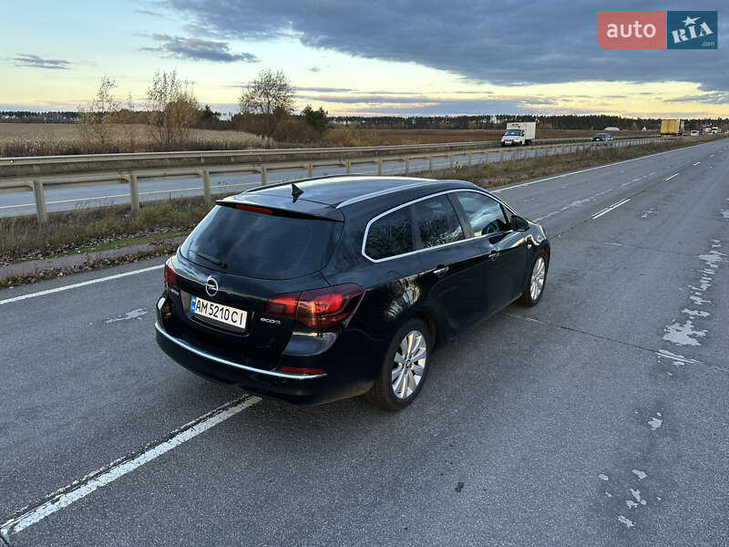 Універсал Opel Astra 2013 в Житомирі