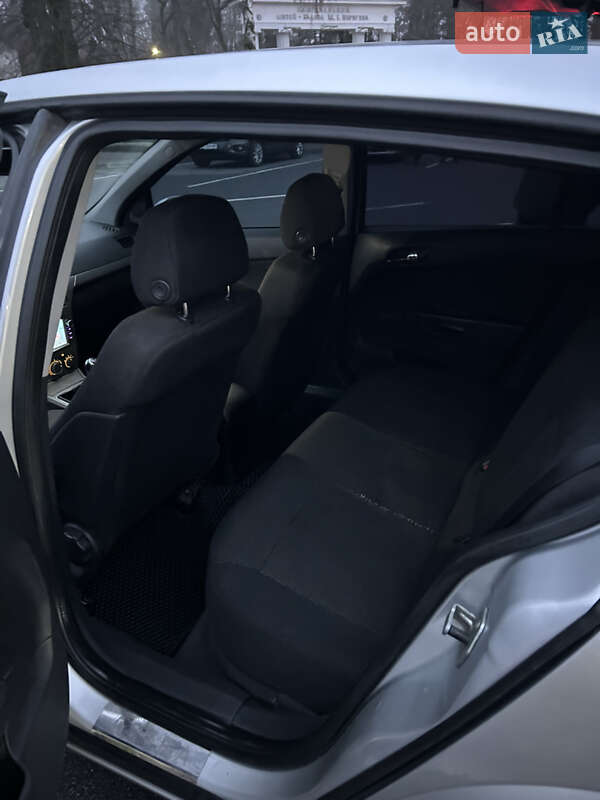 Хэтчбек Opel Astra 2005 в Виннице
