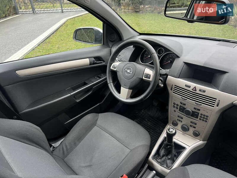 Універсал Opel Astra 2007 в Івано-Франківську