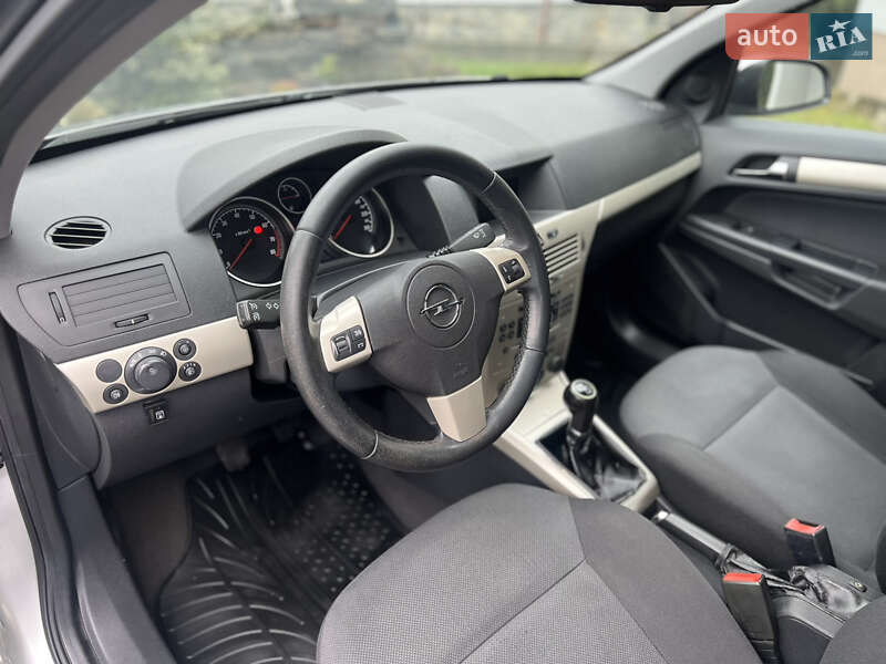 Універсал Opel Astra 2007 в Івано-Франківську