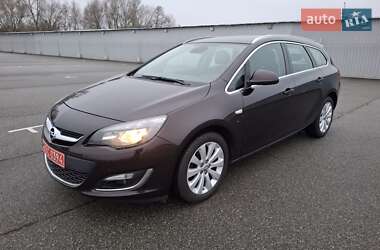 Универсал Opel Astra 2014 в Киеве