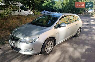 Універсал Opel Astra 2011 в Перещепині