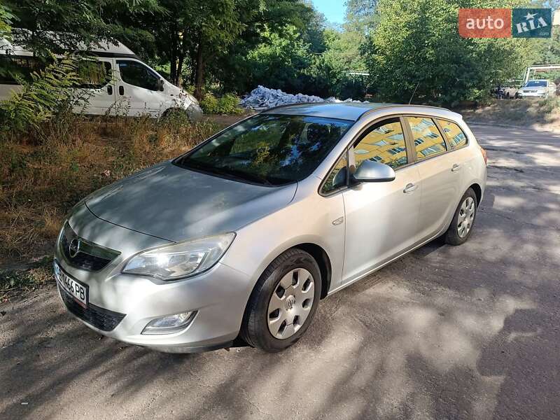 Opel Astra 2011 Opel Astra 2011