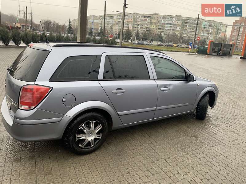 Універсал Opel Astra 2006 в Полтаві