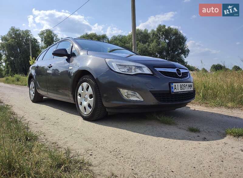 Opel Astra 2012