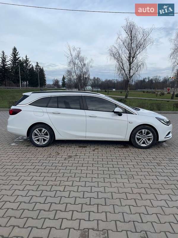 Универсал Opel Astra 2019 в Лановцах