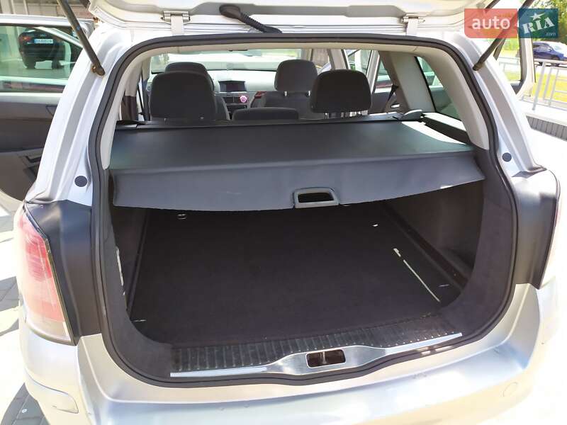 Універсал Opel Astra 2005 в Самборі