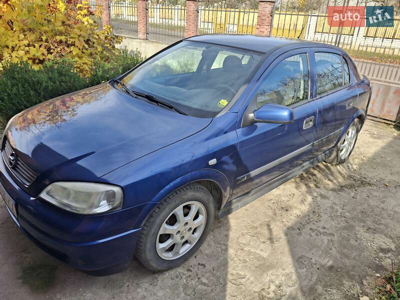 Хетчбек Opel Astra 2002 в Городку