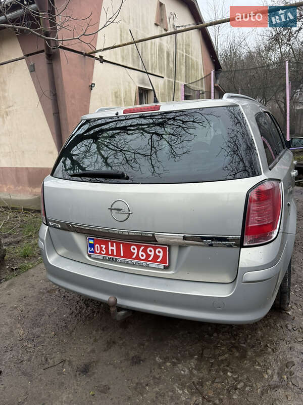 Универсал Opel Astra 2006 в Черновцах