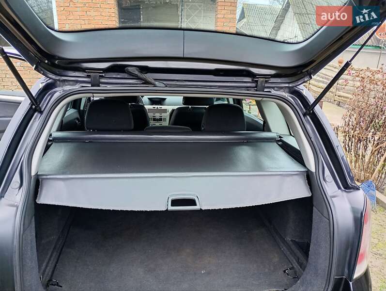 Универсал Opel Astra 2007 в Новой Ушице