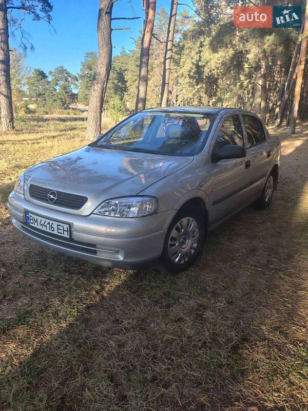 Седан Opel Astra 2005 в Сумах