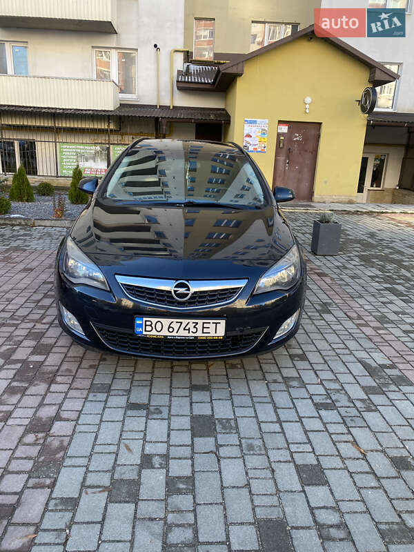 Opel Astra 2012