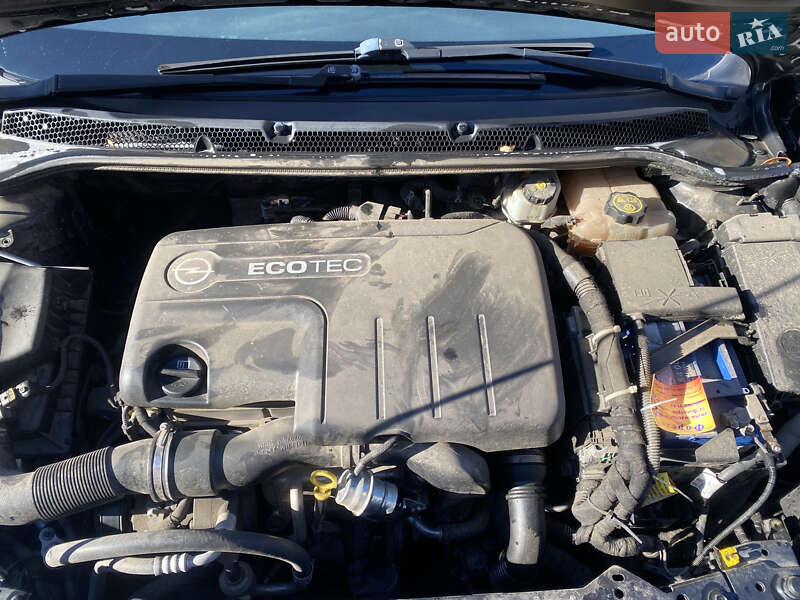 Універсал Opel Astra 2012 в Тернополі