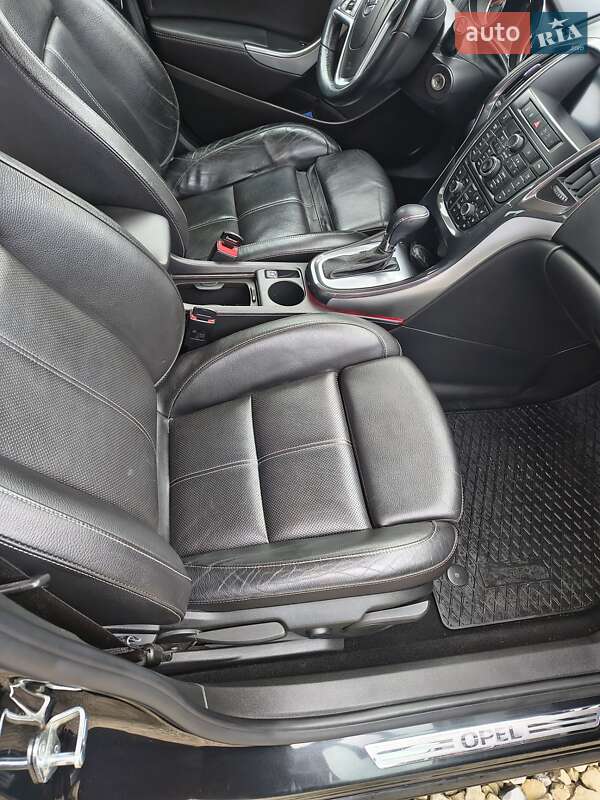 Універсал Opel Astra 2012 в Калуші