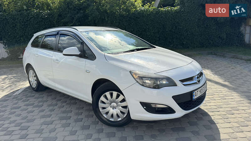 Универсал Opel Astra 2014 в Ивано-Франковске