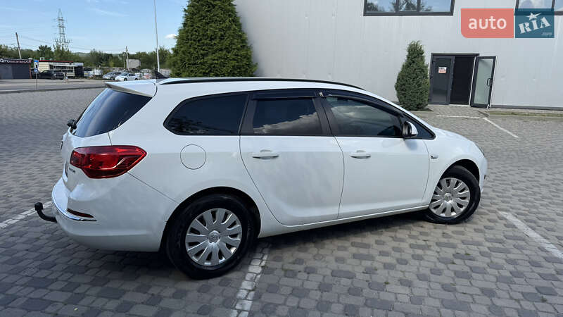 Универсал Opel Astra 2014 в Ивано-Франковске