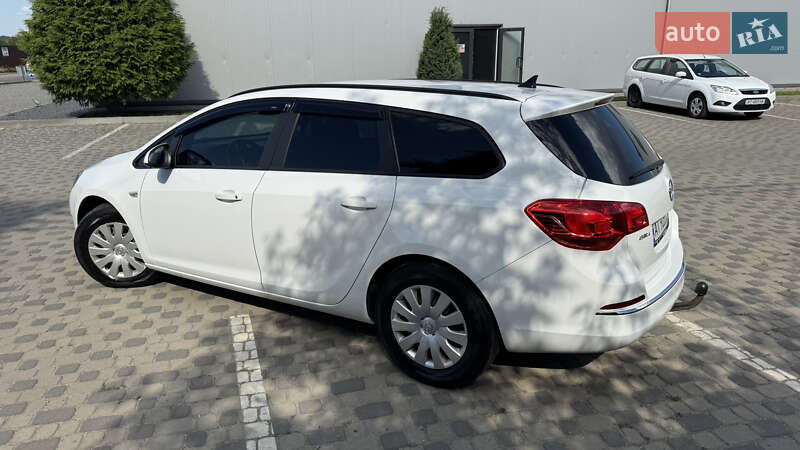 Универсал Opel Astra 2014 в Ивано-Франковске