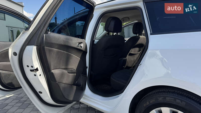 Универсал Opel Astra 2014 в Ивано-Франковске